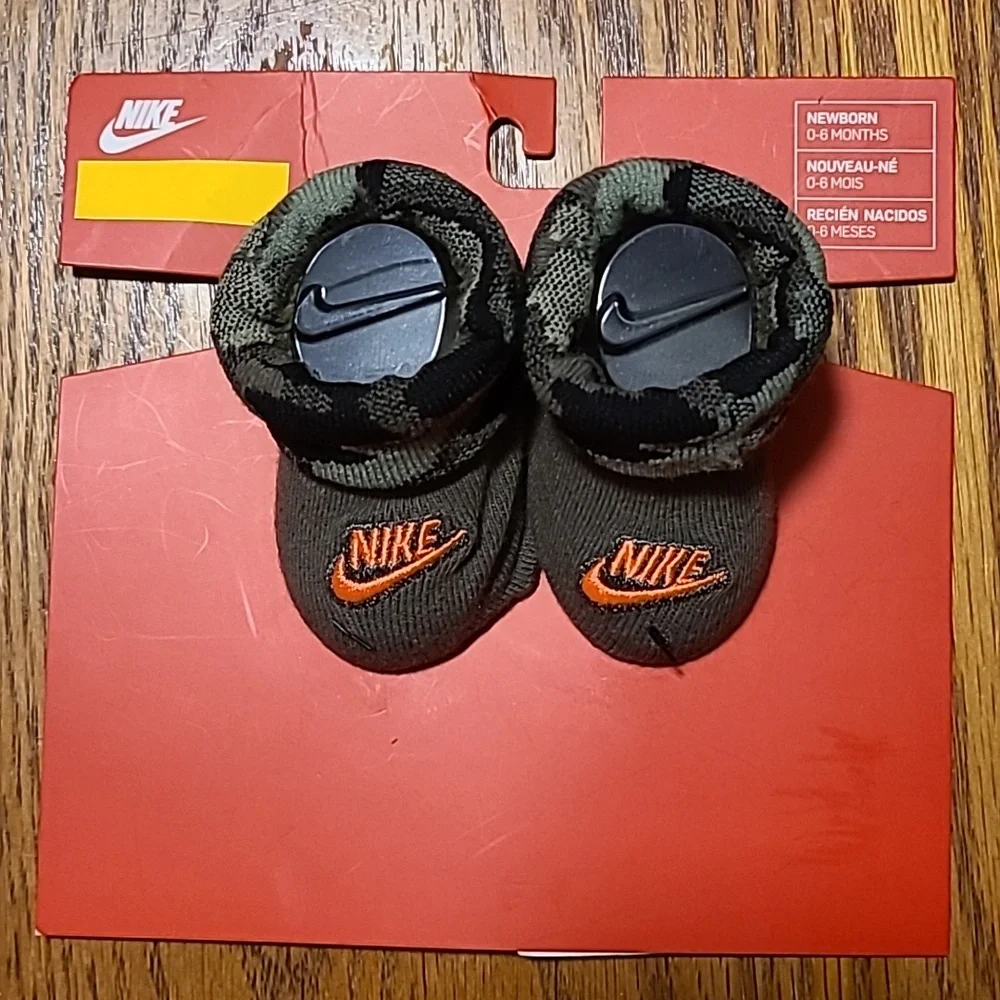 Nike Baby Booties with Camo Design 0-6 Months